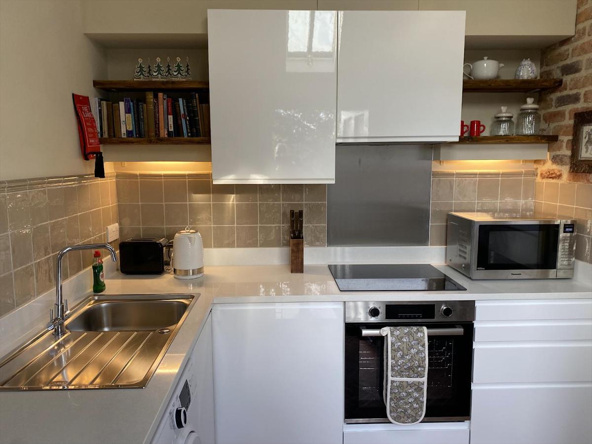 Enchanting 1 Bedroom Home With Kitchen Saffron Walden Exterior photo